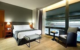 Exe Isla Cartuja Hotel 4*